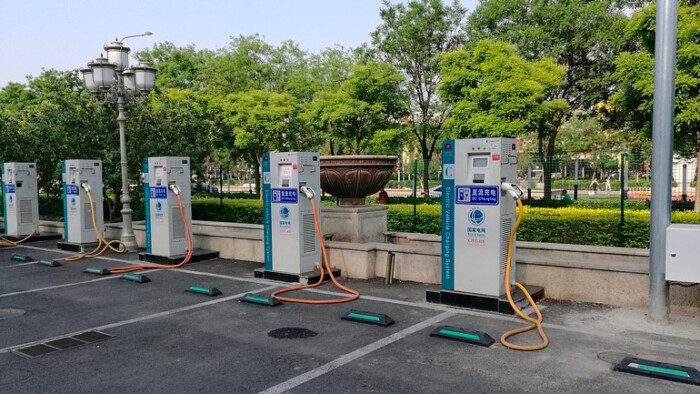 zarjadnih-stancij-dlja-elektromobіiiv