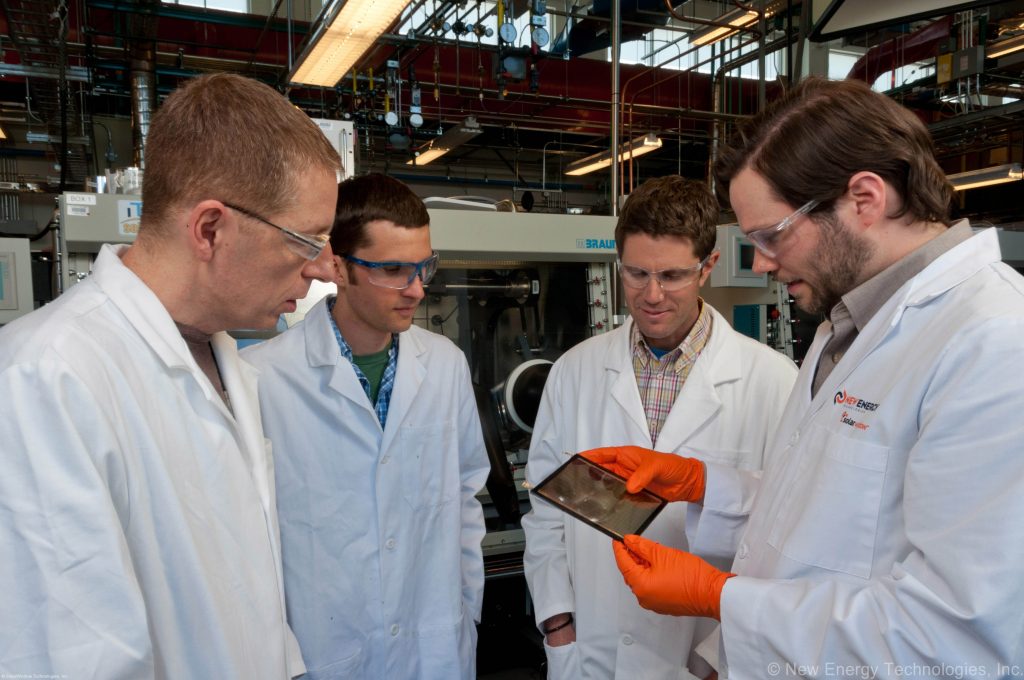 Прозоре сонячне віконне скло