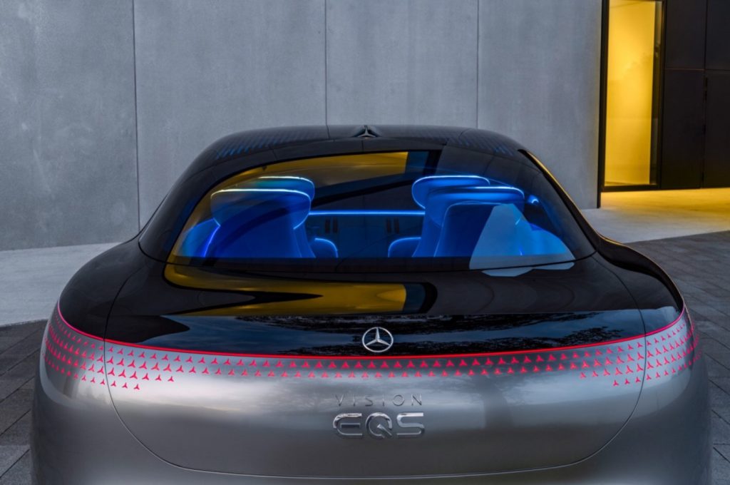 Електричний седан Mercedes-Benz EQS