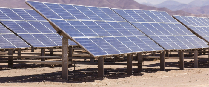 Вчені пропонують використовувати сонячні панелі для збору води