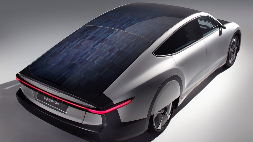 Lightyear one – нідерландський електромобіль на сонячній енергії