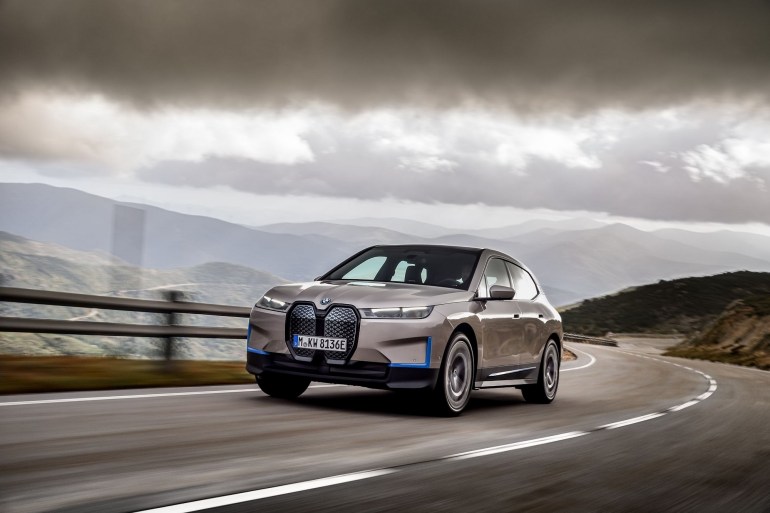 Німеччина представила новий електромобіль BMW ІX 