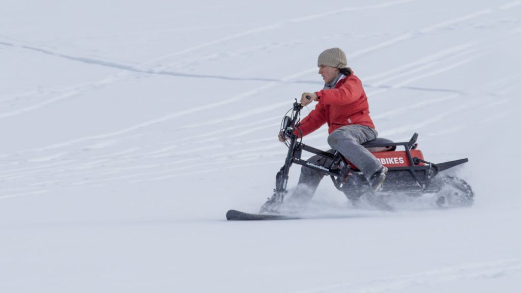 Французький стартап представив електричні снігоходи з запасом ходу до 70 км