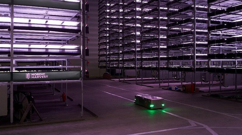 Найбільша в Європі вертикальна ферма, що працює на енергії вітру та обслуговується роботами