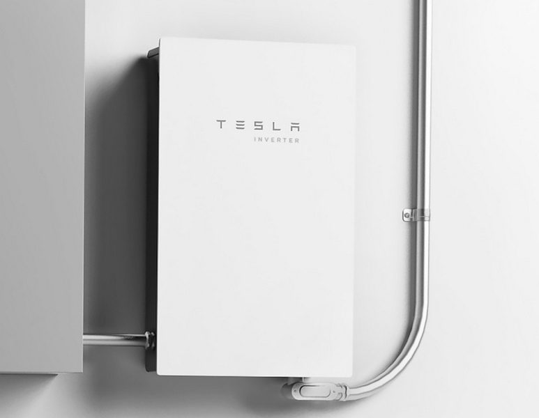 Tesla презентувала інвертор сонячної енергії, який ввійде у лінійку сонячних батарей для домашнього користування