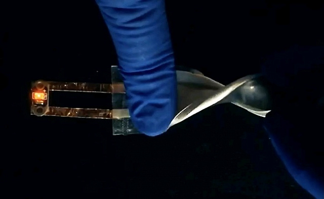 Срібно-цинкові гнучкі панелі з місткістю, що в 10 разів більша, ніж в сучасних літій-іонних батареях