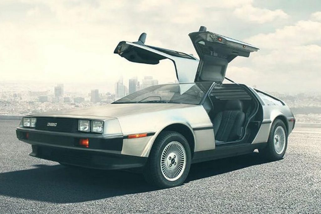 DeLorean натякнула на можливе повернення культової «машини часу» у вигляді електромобіля  