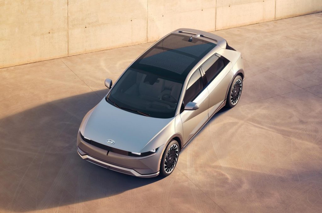 Новий Hyundai Ioniq 5: що відомо про електричний кросовер з сонячною батареєю на даху 