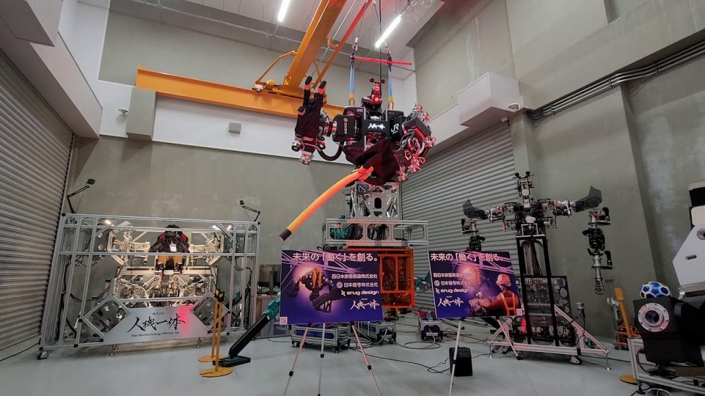 В Японії інженери створили керованого людиноподібного робота