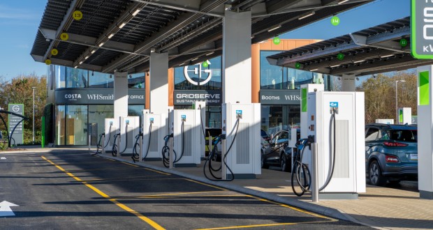 Gridserve та Ecotricity відкриває найбільшу у Великобританії зарядну станцію для автомагістралей EV