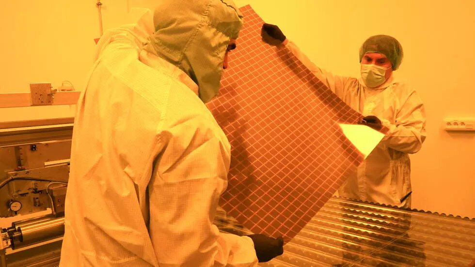 Польська технологічна компанія запустила виробництво сонячних панелей на основі перовскітних матеріалів 