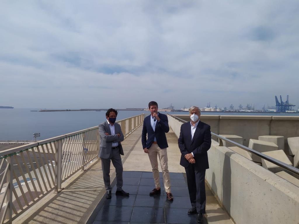 Valenciaport встановив новаторську систему сонячних панелей, по якій можна ходити 